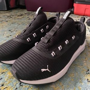 Puma sneakers size 7.5 women’s